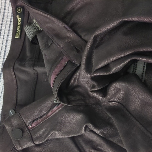 Blank NYC Spray On Dark Burgundy Moto Biker style Mid Rise Leggings Stretchy 26 - Picture 9 of 9